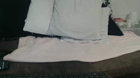 Snapshot of lariss__ chatting on 03-26-26, 06:35 Lariss online show from 03-26-26, 06:35