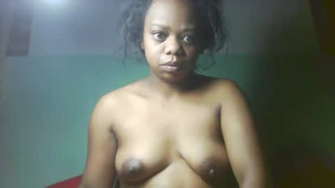 larissa645771 online show from 09-28-25, 02:17