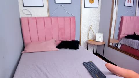 Snapshot of larissaevans chatting on 01-27-25, 11:54 Valentina online show from 01-27-25, 11:54