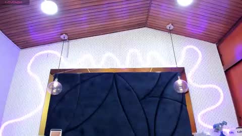 Snapshot of larissaevans chatting on 02-18-25, 06:04 Valentina online show from 02-18-25, 06:04