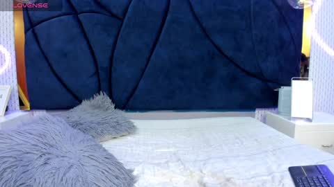 Snapshot of larissaevans chatting on 02-27-25, 06:20 Valentina online show from 02-27-25, 06:20