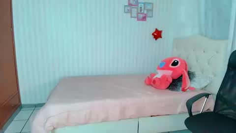Snapshot of larissalove_doll chatting on 09-09-25, 08:52 Larissas online show from 09-09-25, 08:52
