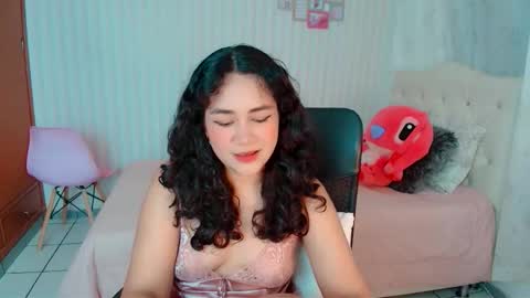 Snapshot of larissalove_doll chatting on 09-16-25, 12:00 Larissas online show from 09-16-25, 12:00