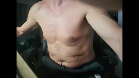 Snapshot of larop49 chatting on 05-04-26, 07:32 Larop49 online show from 05-04-26, 07:32