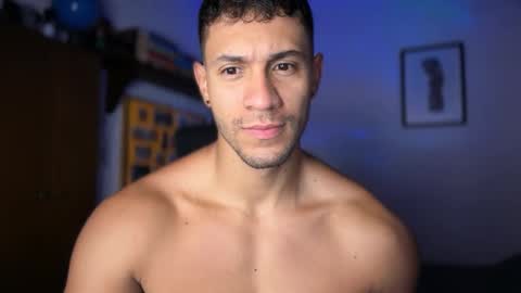 Snapshot of larry_jones chatting on 10-15-25, 01:44 andrew online show from 10-15-25, 01:44