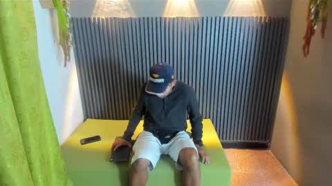 LARRY online show from 02-07-26, 12:20