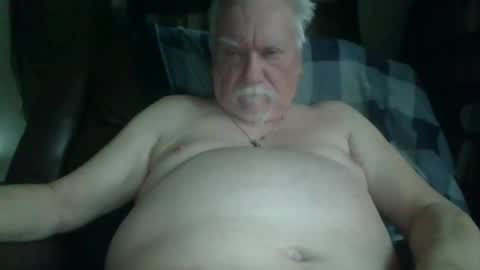 Snapshot of larryw01 chatting on 02-10-26, 02:32 larryw01 online show from 02-10-26, 02:32