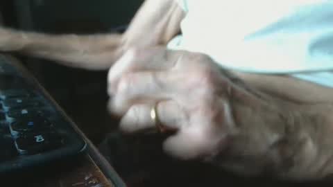 Snapshot of larsmagnus chatting on 01-09-25, 02:01 Lars online show from 01-09-25, 02:01