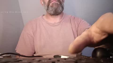 Snapshot of larsvegas1895 chatting on 09-27-25, 01:43 larsvegas1895 online show from 09-27-25, 01:43