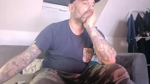 Snapshot of larsvegas1895 chatting on 01-16-26, 03:32 larsvegas1895 online show from 01-16-26, 03:32