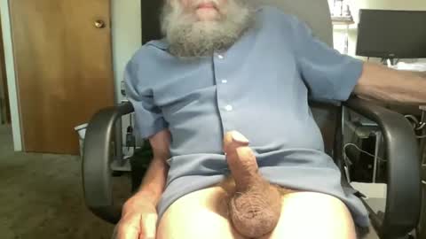 Snapshot of laser134 chatting on 10-31-25, 06:31 chris online show from 10-31-25, 06:31