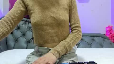 Snapshot of laskhmi_ chatting on 02-12-26, 12:33 Tania online show from 02-12-26, 12:33