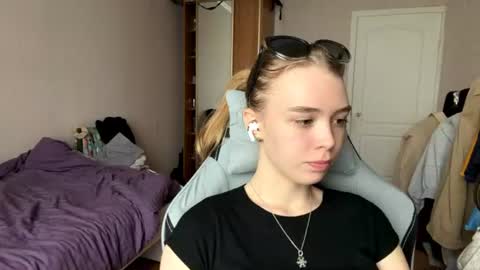 Linet online show from 06-20-26, 07:44