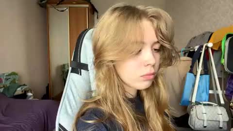 Snapshot of lateshastarnaud chatting on 06-29-26, 06:30 Linet online show from 06-29-26, 06:30