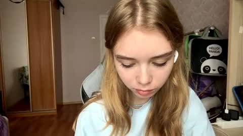 Snapshot of lateshastarnaud chatting on 07-03-26, 07:37 Linet online show from 07-03-26, 07:37