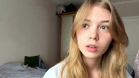 Snapshot of lateshastarnaud chatting on 07-19-26, 07:45 Linet online show from 07-19-26, 07:45
