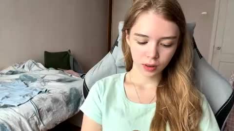 Snapshot of lateshastarnaud chatting on 07-21-26, 06:38 Linet online show from 07-21-26, 06:38