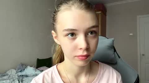 Snapshot of lateshastarnaud chatting on 07-25-26, 06:22 Linet online show from 07-25-26, 06:22