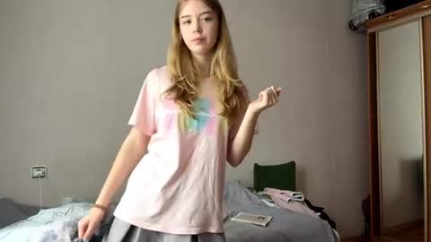Snapshot of lateshastarnaud chatting on 07-26-26, 06:10 Linet online show from 07-26-26, 06:10