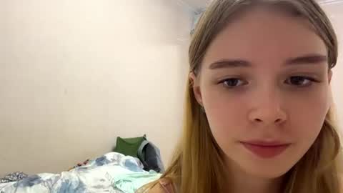 Snapshot of lateshastarnaud chatting on 07-28-26, 12:48 Linet online show from 07-28-26, 12:48