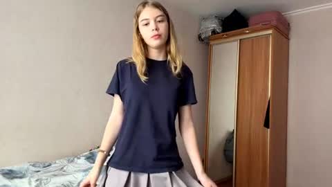 Snapshot of lateshastarnaud chatting on 08-01-26, 06:12 Linet online show from 08-01-26, 06:12