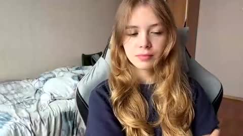 Snapshot of lateshastarnaud chatting on 08-05-26, 06:05 Linet online show from 08-05-26, 06:05