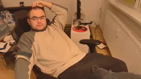 latexboy893 online show from 11-23-25, 12:54