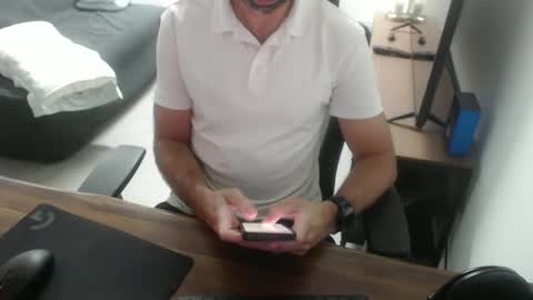 latexdave84 online show from 02-10-26, 10:19