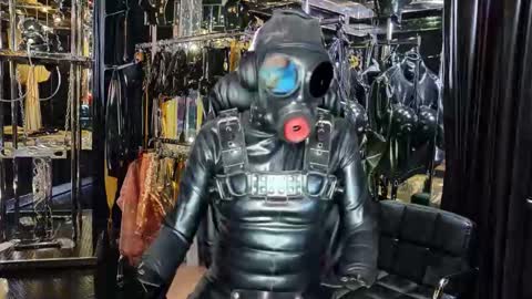 Snapshot of latexlover202 chatting on 11-17-25, 08:58 latexlover202 online show from 11-17-25, 08:58