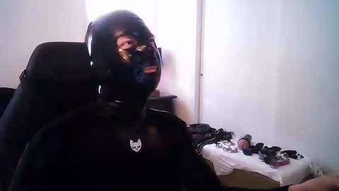 latexminheadroom online show from 10-24-25, 07:10