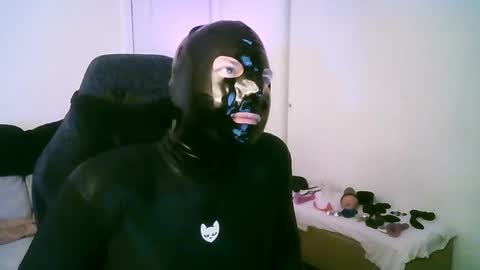 Snapshot of latexminheadroom chatting on 04-17-26, 12:24 latexminheadroom online show from 04-17-26, 12:24