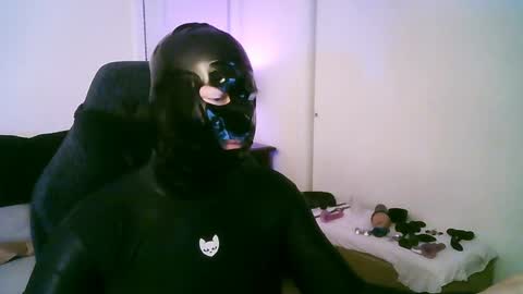 Snapshot of latexminheadroom chatting on 04-18-26, 12:47 latexminheadroom online show from 04-18-26, 12:47