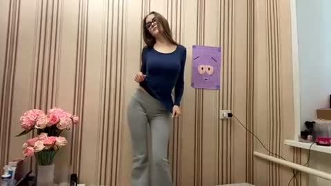 Snapshot of latiapetosa chatting on 07-16-26, 04:13 Mia online show from 07-16-26, 04:13