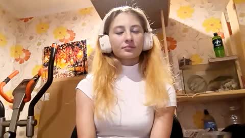 Snapshot of laticiacalicutt chatting on 10-09-25, 04:38 Amelia online show from 10-09-25, 04:38