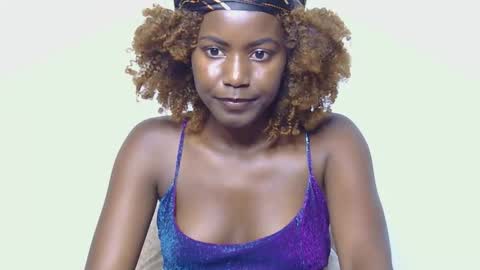 Snapshot of latiffaah_xx chatting on 03-05-26, 12:12 latiffaah_xx online show from 03-05-26, 12:12