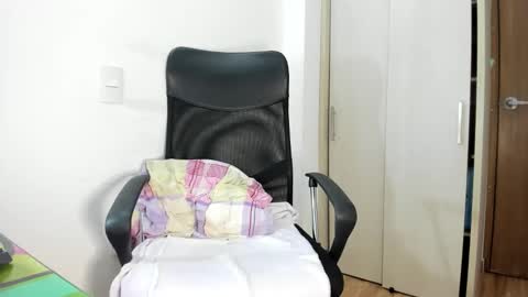 Snapshot of latin__curly chatting on 01-07-26, 10:56 Afrodita online show from 01-07-26, 10:56