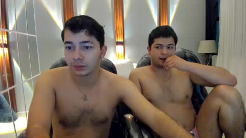 Snapshot of latin_boy_nick chatting on 09-12-25, 01:49 NICK online show from 09-12-25, 01:49