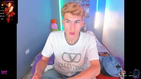 latin_boysxxx_ online show from 05-12-26, 03:25