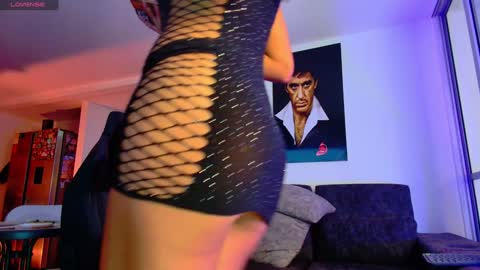 Snapshot of latin_couple77 chatting on 02-02-25, 04:15 Sara y Andy online show from 02-02-25, 04:15