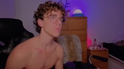  Free OF online show from 10-19-25, 04:24