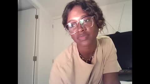 Snapshot of latina033 chatting on 10-26-25, 11:53 latina033 online show from 10-26-25, 11:53