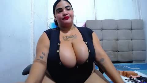 latina_bigboos12 online show from 09-26-25, 04:27