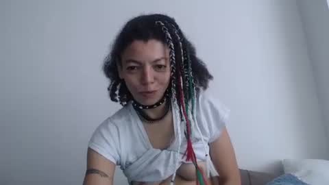 Latinacoka online show from 10-27-25, 01:59