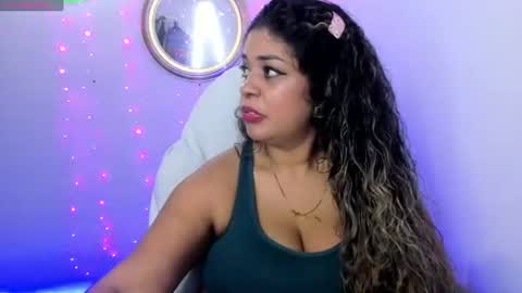 Snapshot of latinamav22 chatting on 06-21-26, 10:45 latinamav22 online show from 06-21-26, 10:45