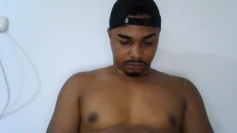 Snapshot of latinbbc_00 chatting on 02-21-25, 11:33 latinbbc_00 online show from 02-21-25, 11:33