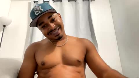 Snapshot of latinbbc_00 chatting on 02-24-25, 12:26 latinbbc_00 online show from 02-24-25, 12:26