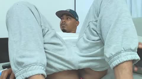 Snapshot of latinbbc_00 chatting on 03-01-25, 03:53 latinbbc_00 online show from 03-01-25, 03:53