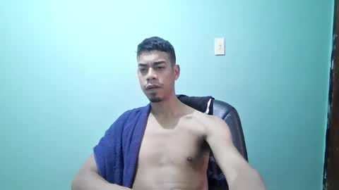 Snapshot of latinbigcrazy chatting on 05-27-26, 06:38 latinbigcrazy online show from 05-27-26, 06:38