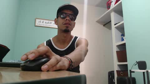 Snapshot of latinbigcrazy chatting on 05-29-26, 04:05 latinbigcrazy online show from 05-29-26, 04:05