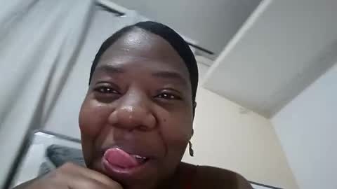 Snapshot of latinhoney487 chatting on 03-27-26, 02:39 Latinhoney487 online show from 03-27-26, 02:39